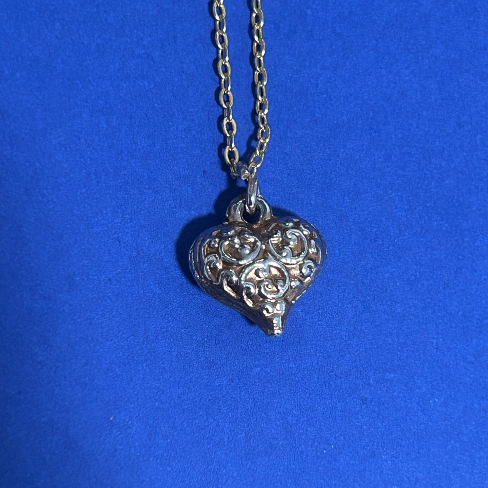 Elegant Silver Heart Pendant Necklace 💕